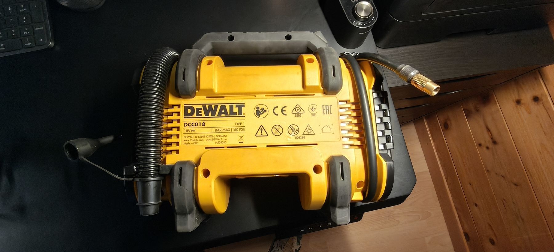 Dewalt Compressori: DeWalt DCC018 Cordless Air Compressor 18V – Usato da Rebstein venduto da sho_7yky 1
