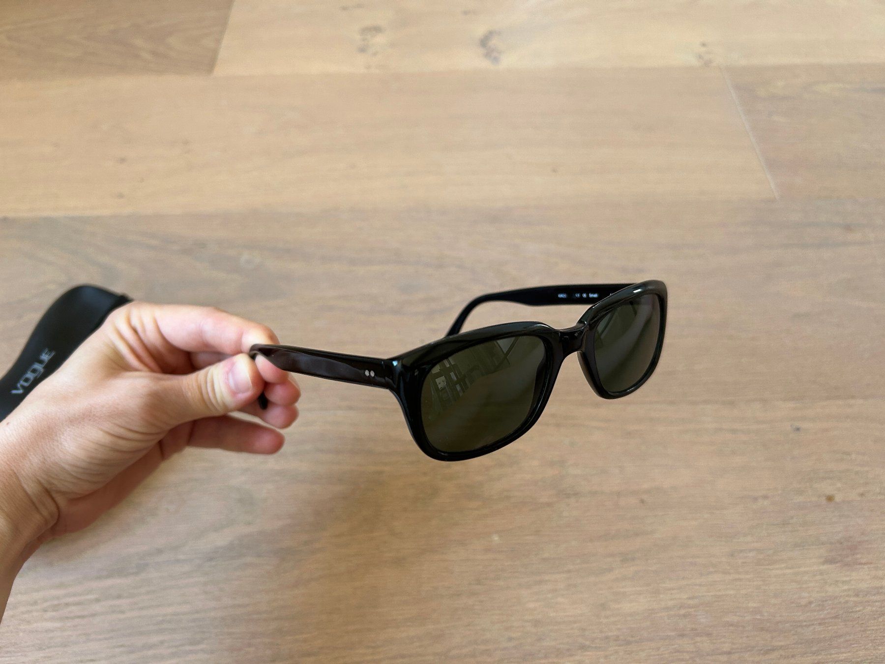Calvin Klein Occhiali & Lenti: Calvin Klein Sonnenbrille – Usato da Zürich venduto da ins_w679 3
