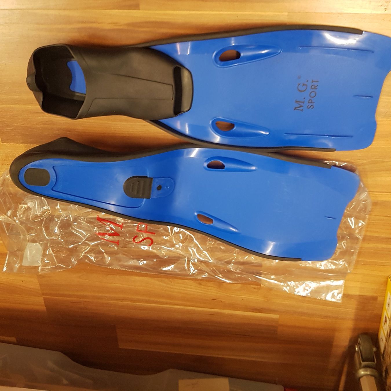Pinne, Maschere & Boccagli: Schwimmflossen gr 35-37 B15 – Usato da Schwarzenburg venduto da Flamingo07 1