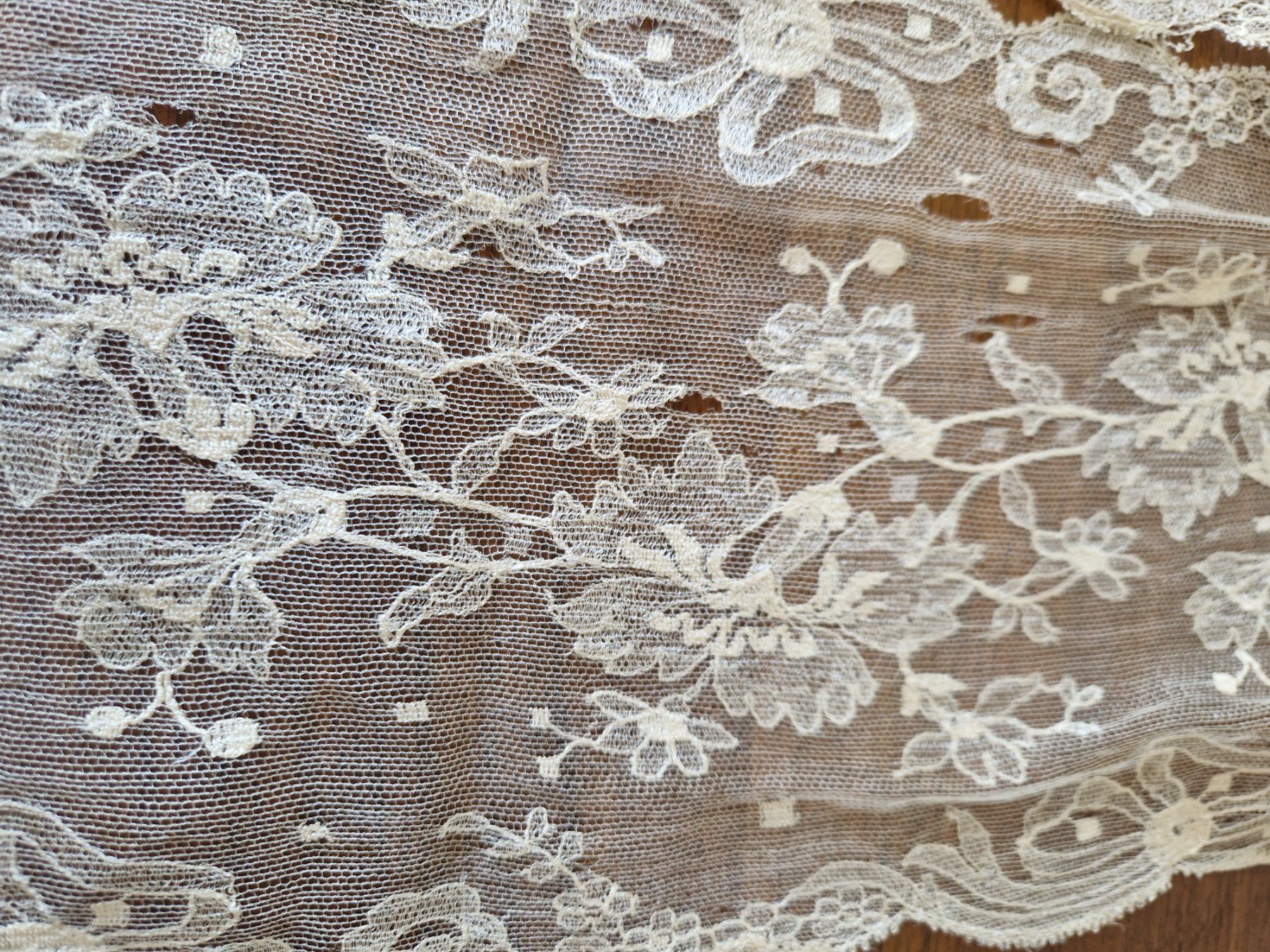 Tissus: Seiden Tüllspitze, Antik – Défectueux à Bern par Antikbatik 4