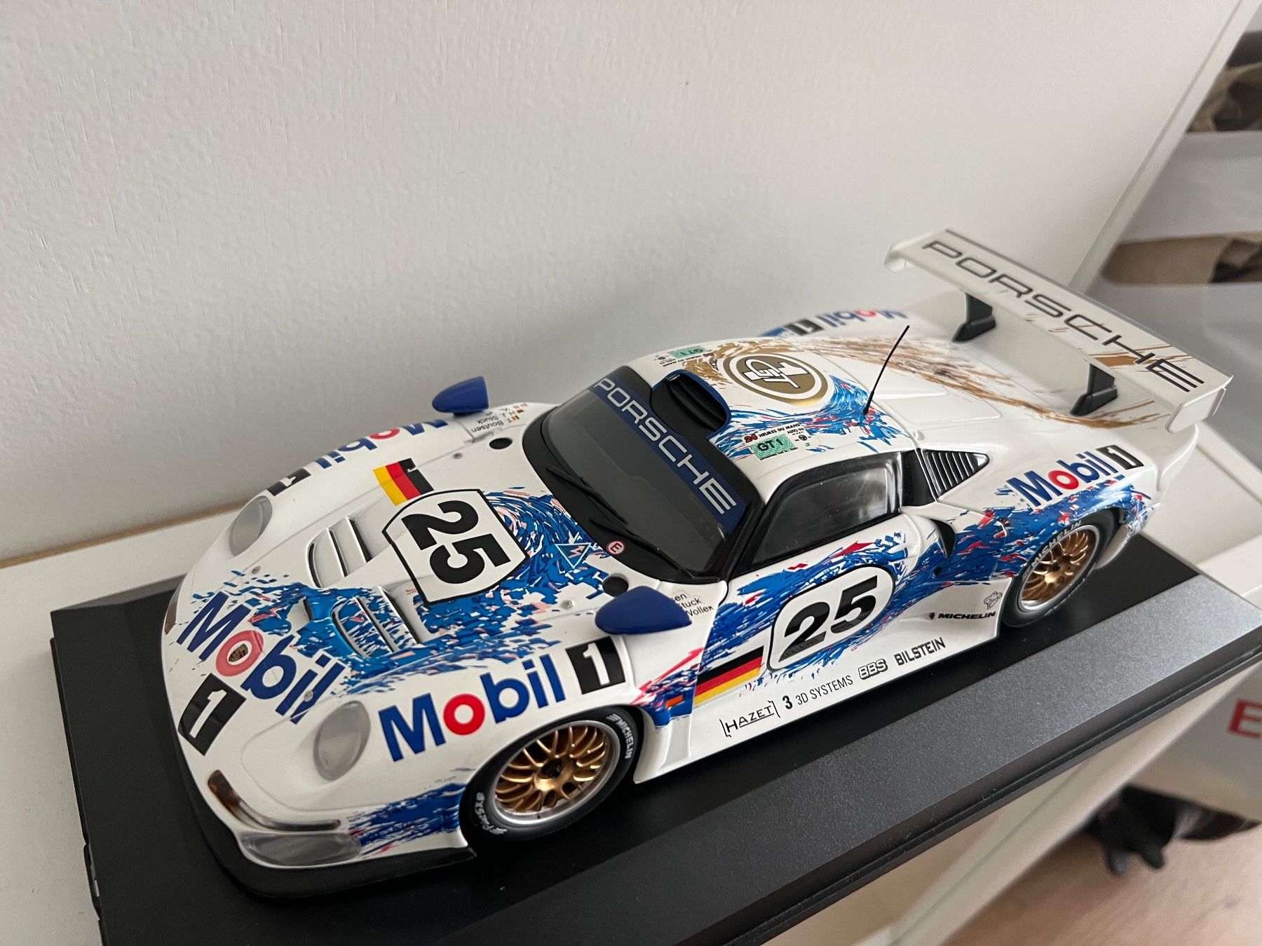 UT Models Modellautos: Porsche 911 GT1 UT Models | Rare – Gebraucht aus Weinfelden von Sagun