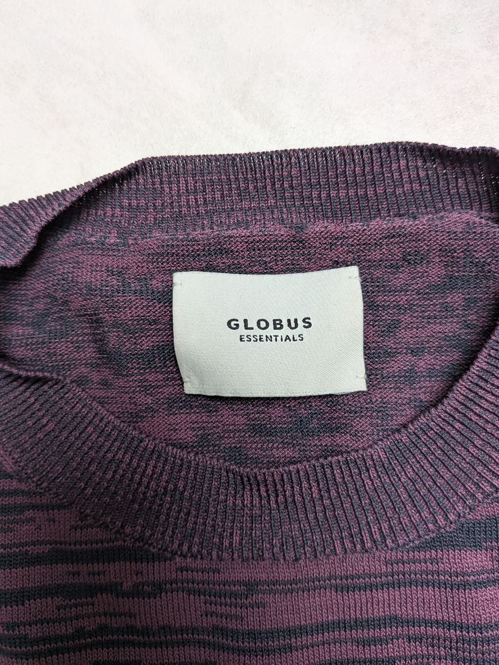 Globus T-shirt: Globus T-shirt – Usato da Küssnacht am Rigi venduto da schweizerrose