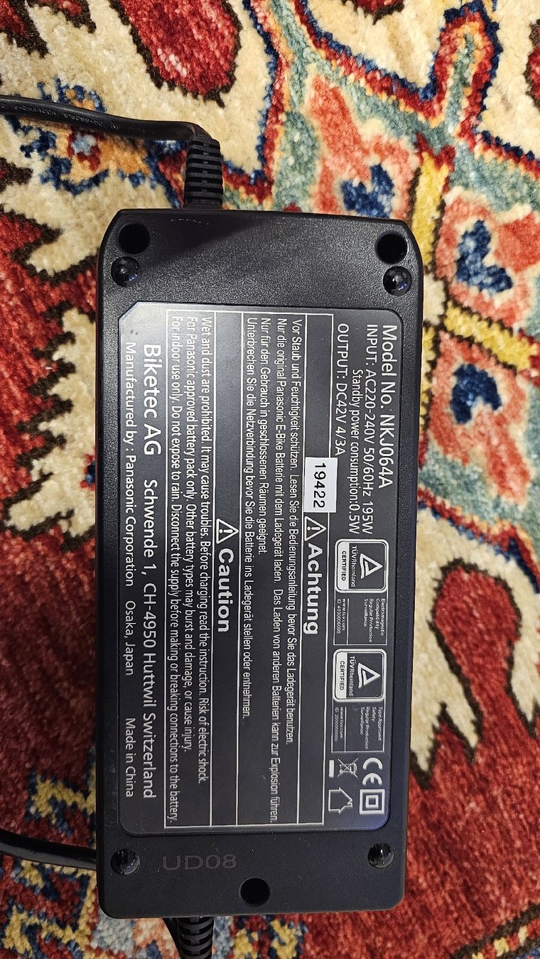 Flyer Ladegeräte: Flyer Ladegerät panasonic – Gebraucht aus Basel von sai_8fgj 1