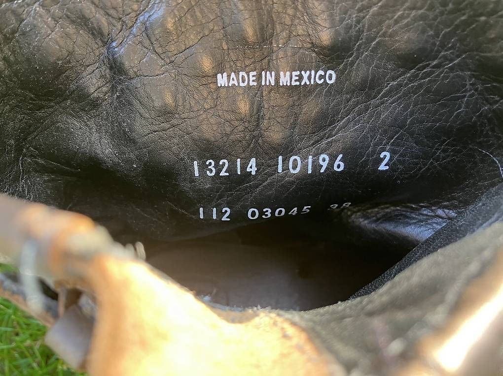 Damenschuhe: Ash Ankle Boots Gr.38, mit Nieten  – Gebraucht aus Lyss von stubenwagen 4