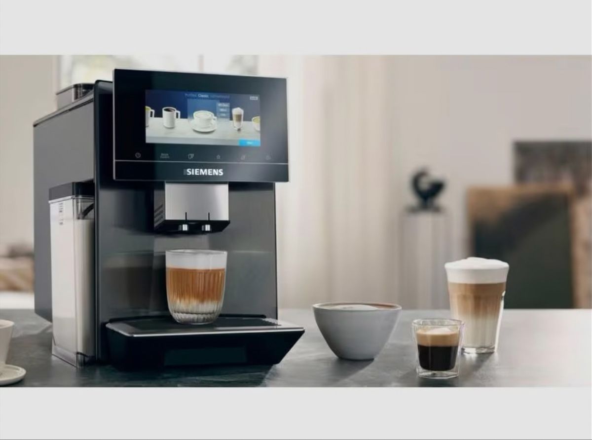 Siemens Macchine per caffè & Macchine per espresso: Siemens EQ900 Kaffeevollautomat – Usato da Wetzikon ZH venduto da Astg133 1