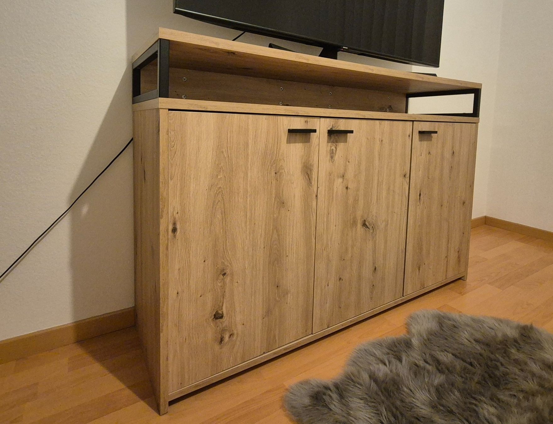 Conforama Cassettiere: TV Kommode – Usato da Mellingen venduto da Loewe2006 2