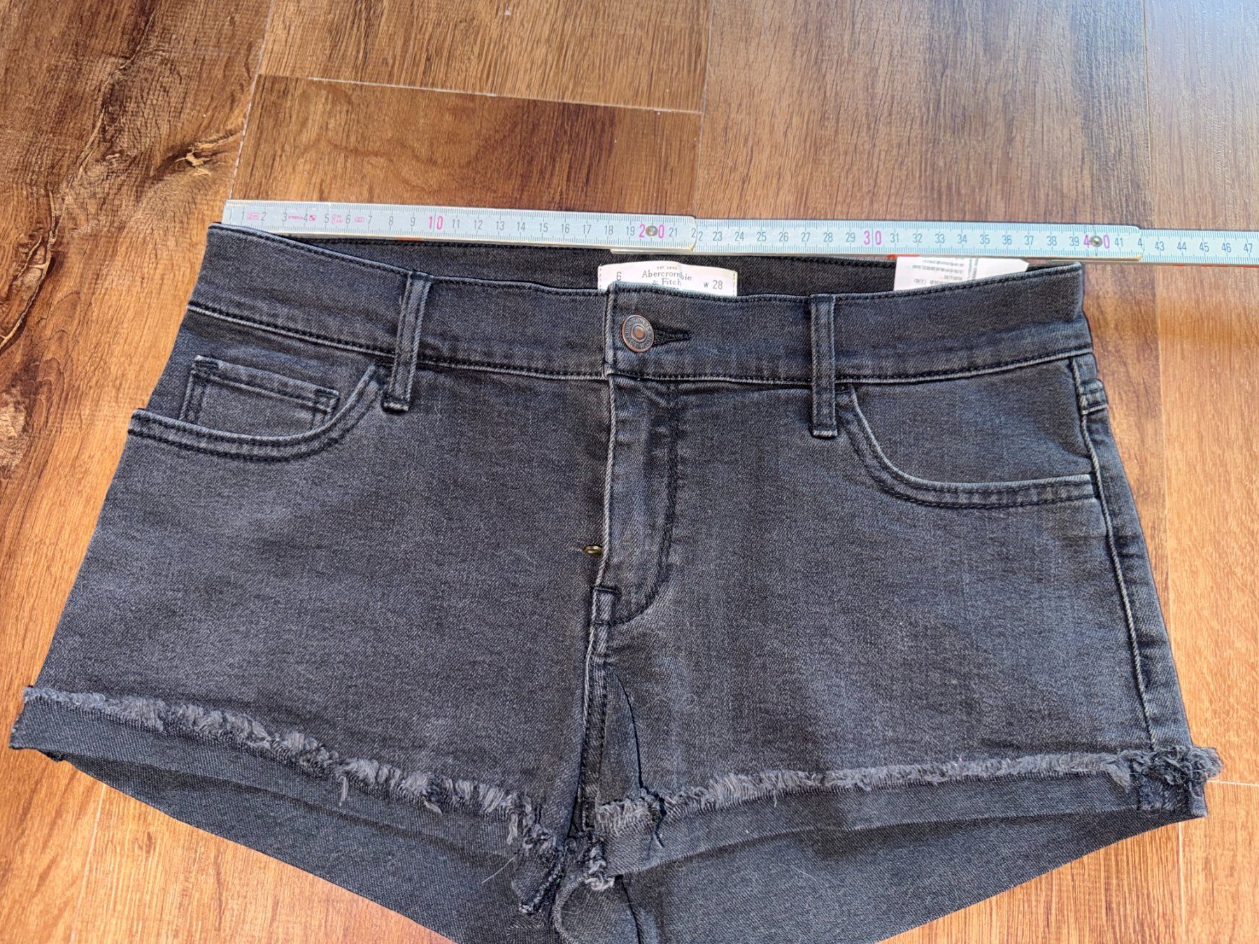 Abercrombie Pantaloni: Shorts Abercrombie - 28 – Usato da St-Sulpice VD venduto da juhdu