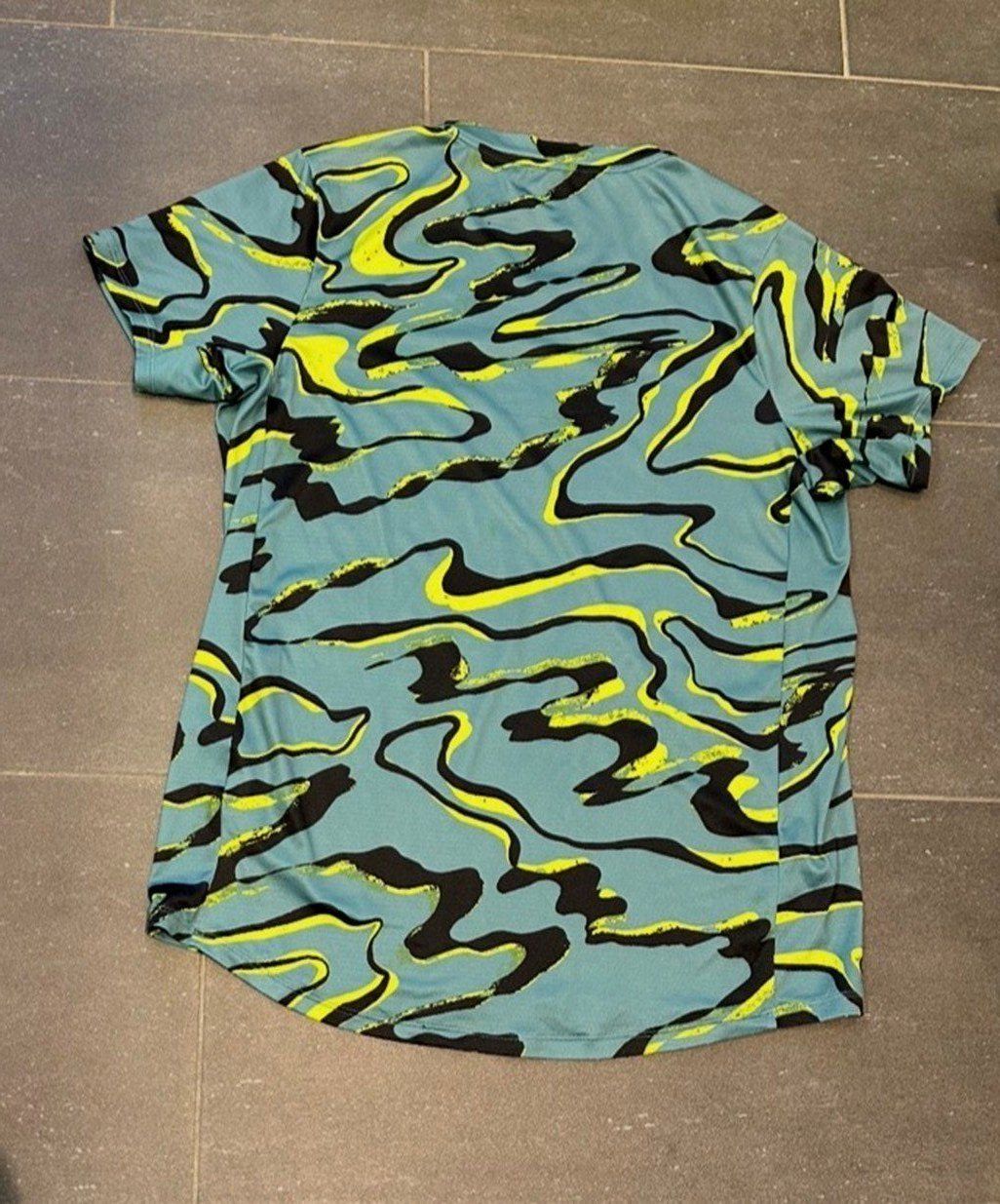 Nike Camicie, T-shirt & Polo: T-shirt Nike Dri- Fit Grösse M – Usato da Regensdorf venduto da 2jonsson 1