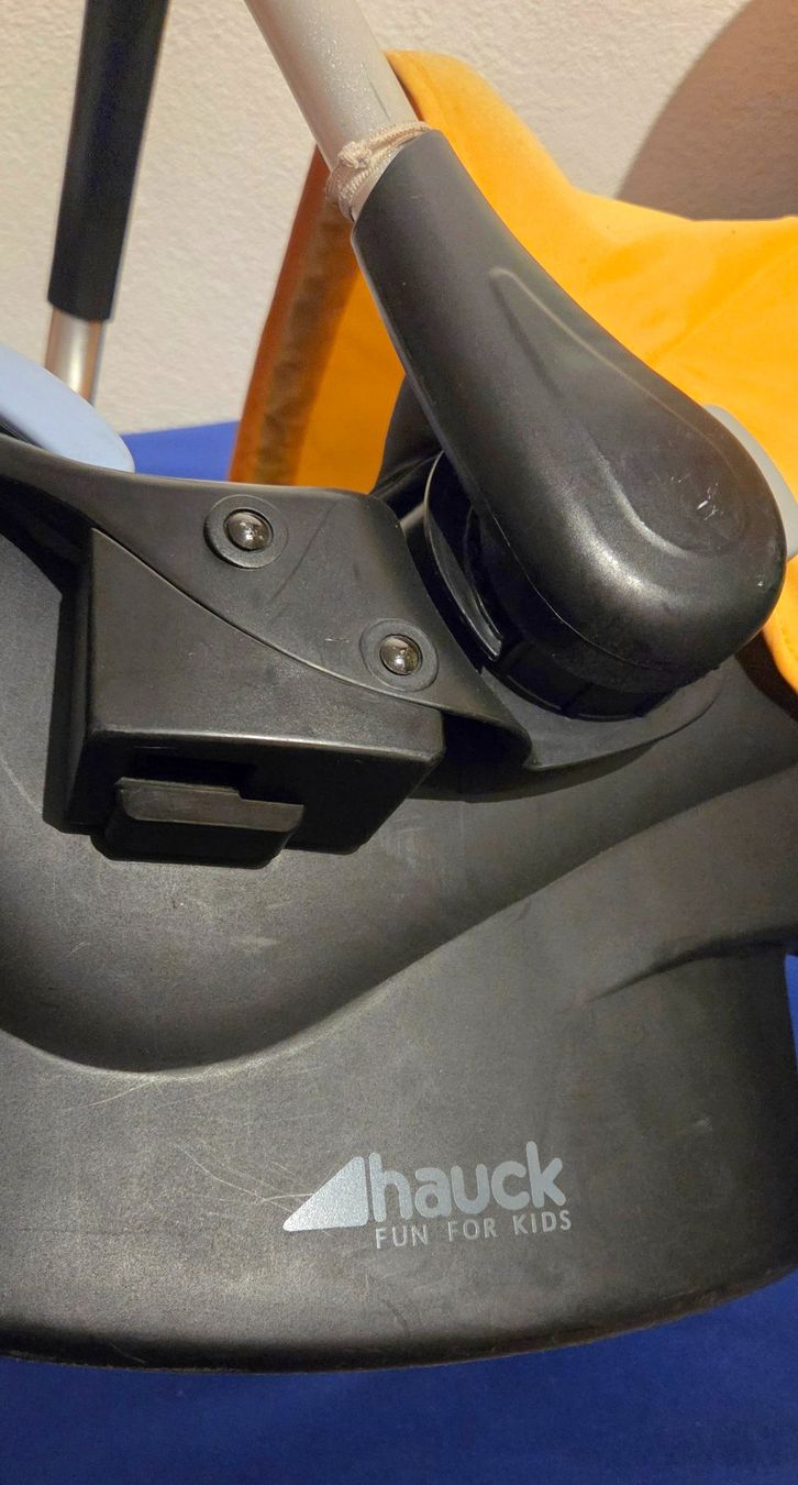 Hauck Seggiolini per auto: Hauck Zero Plus Comfort Babyschale – Usato da Oberengstringen venduto da Mmond2 1