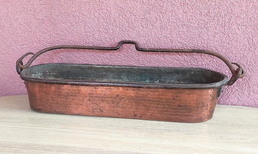 Fischdose aus Kupfer Handarbeit Länge 60 cm Lg 6,5 cm Ht 12 cm 2kg800