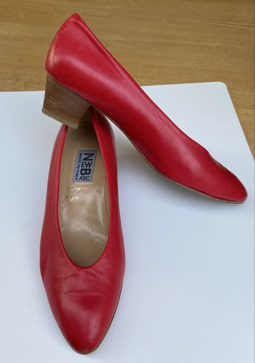 Scarpe da donna: NEW BASIC Pumps Leder rot Grösse 37,5 – Usato da Fislisbach venduto da KolibriSecondhand 1
