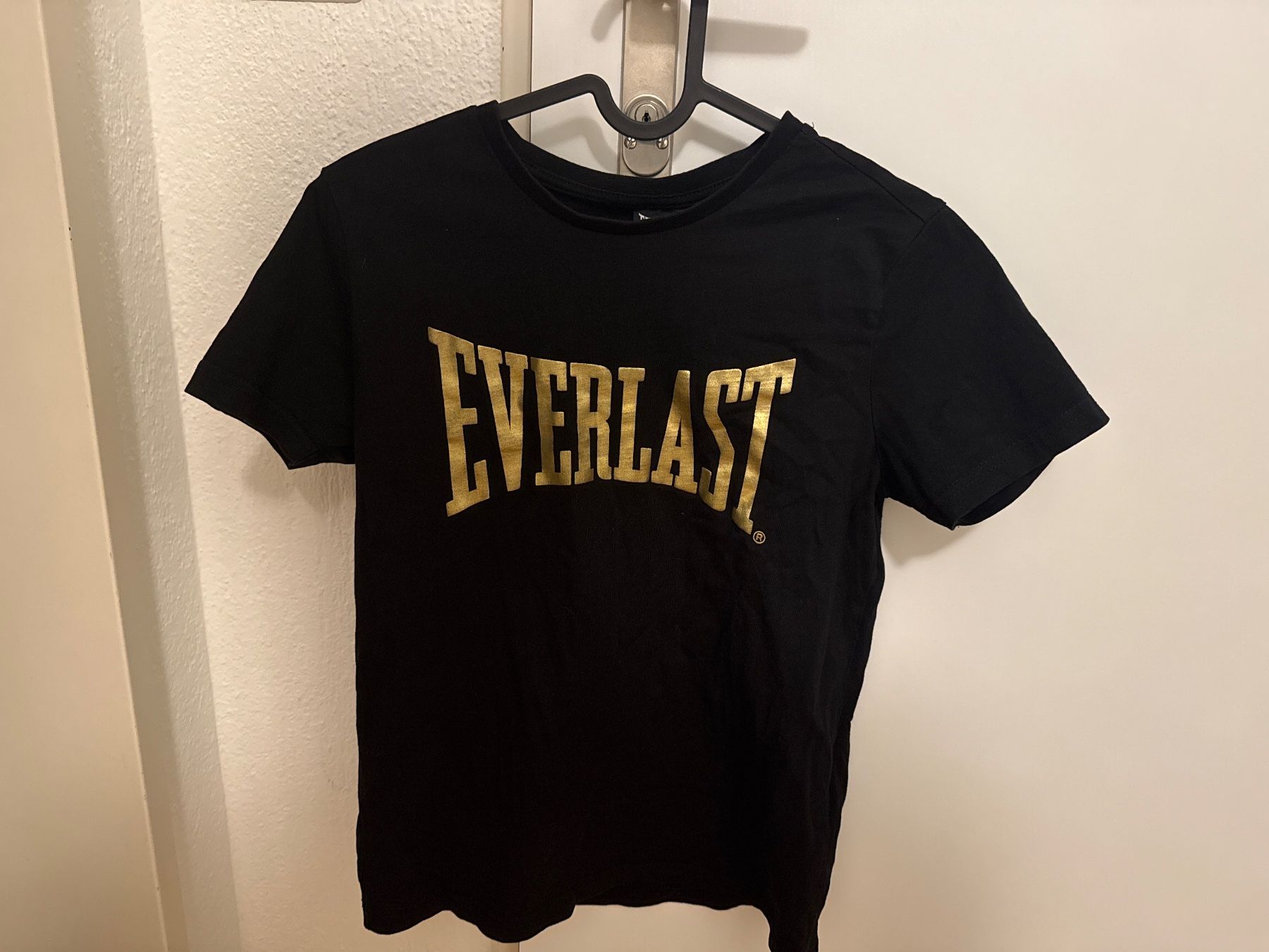T-shirt: Everlast Shirt Grösse S – Usato da Pfäffikon SZ venduto da Melanie335