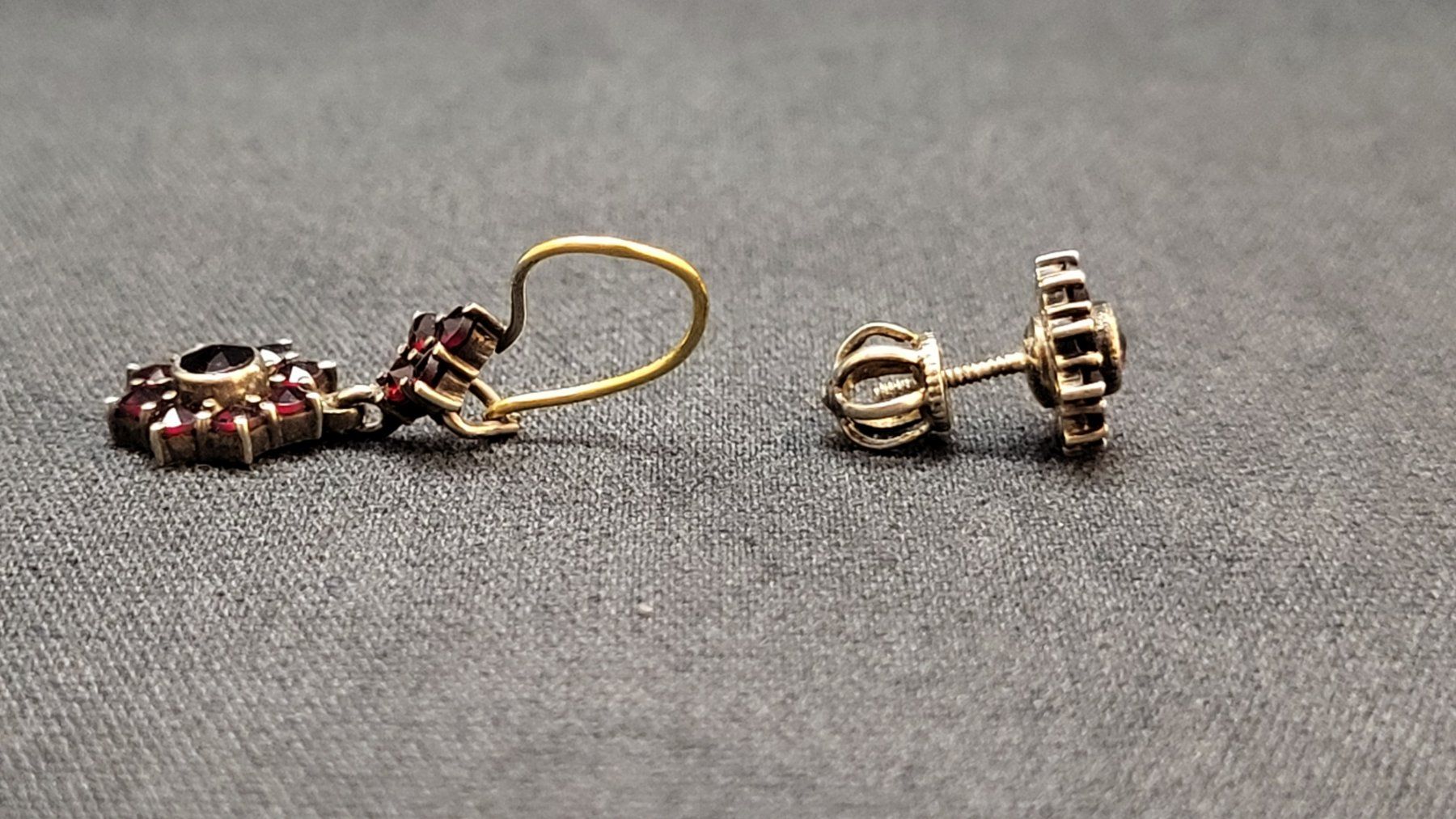 Ohrringe & -stecker: 2 verschiedene Granat-Ohrhänger/Stecker – Gebraucht aus Basel von spinne02 2