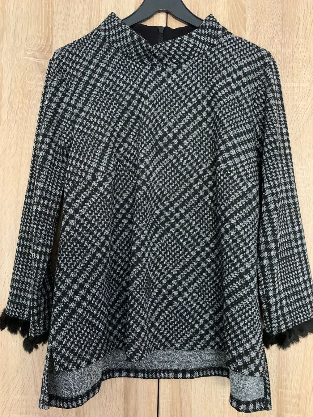 Maglioni & Felpe: Bianca Grösse 46 Pullover schwarz grau weiss Karo Muster – Usato da Nussbaumen AG venduto da brigitebardot 1