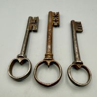 3 Antike Hohldornschlüssel