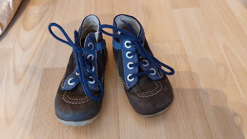 Kickers Chaussures garçon: Halbschuh Kickers Gr. 24 – D'occasion à Nottwil par outback-ev