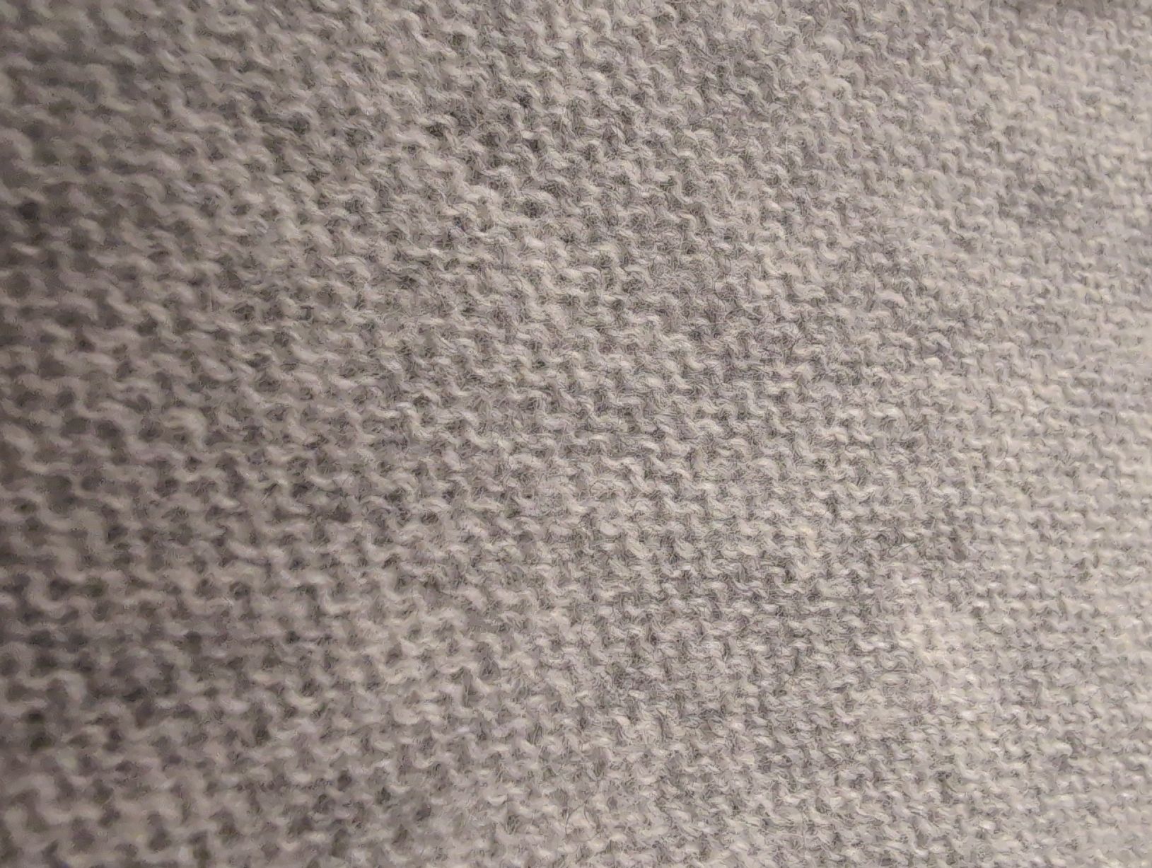 Repeat Foulards, Tücher & Schals: Repeat 100% Cashmere  Dreiecksschal, Neuwertig, hellgrau – Neu (gemäss Beschreibung) aus Zürich von rom_zh 1