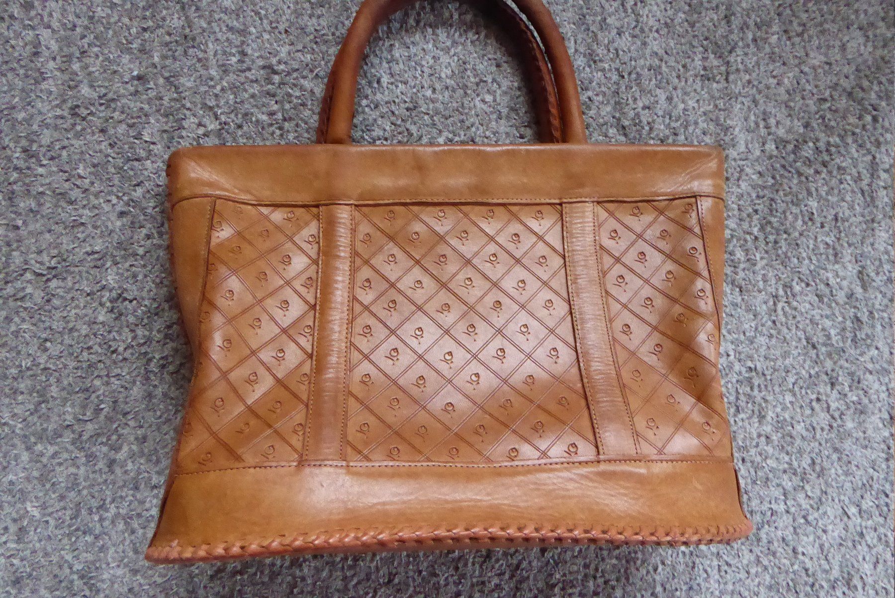 Taschen für Damen: Vintage Leder Handtasche – Gebraucht aus Sargans von Benziner