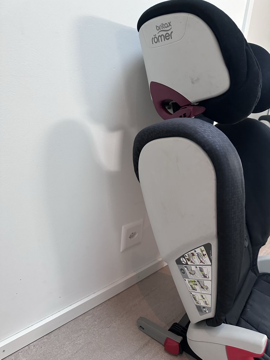 Britax Römer Seggiolini per auto: Kindersitz Britax Römer Kidfix XP 15-36kg – Usato da Dietlikon venduto da Marfull 3