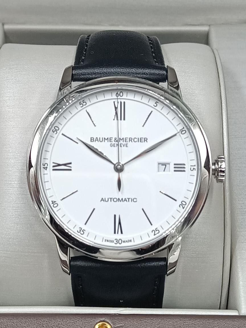 Baume & Mercier Orologi: BAUME & MERCIER " CLASSIMA", 42 MM – Nuovo (secondo la descrizione) da Luzern venduto da EdiGem