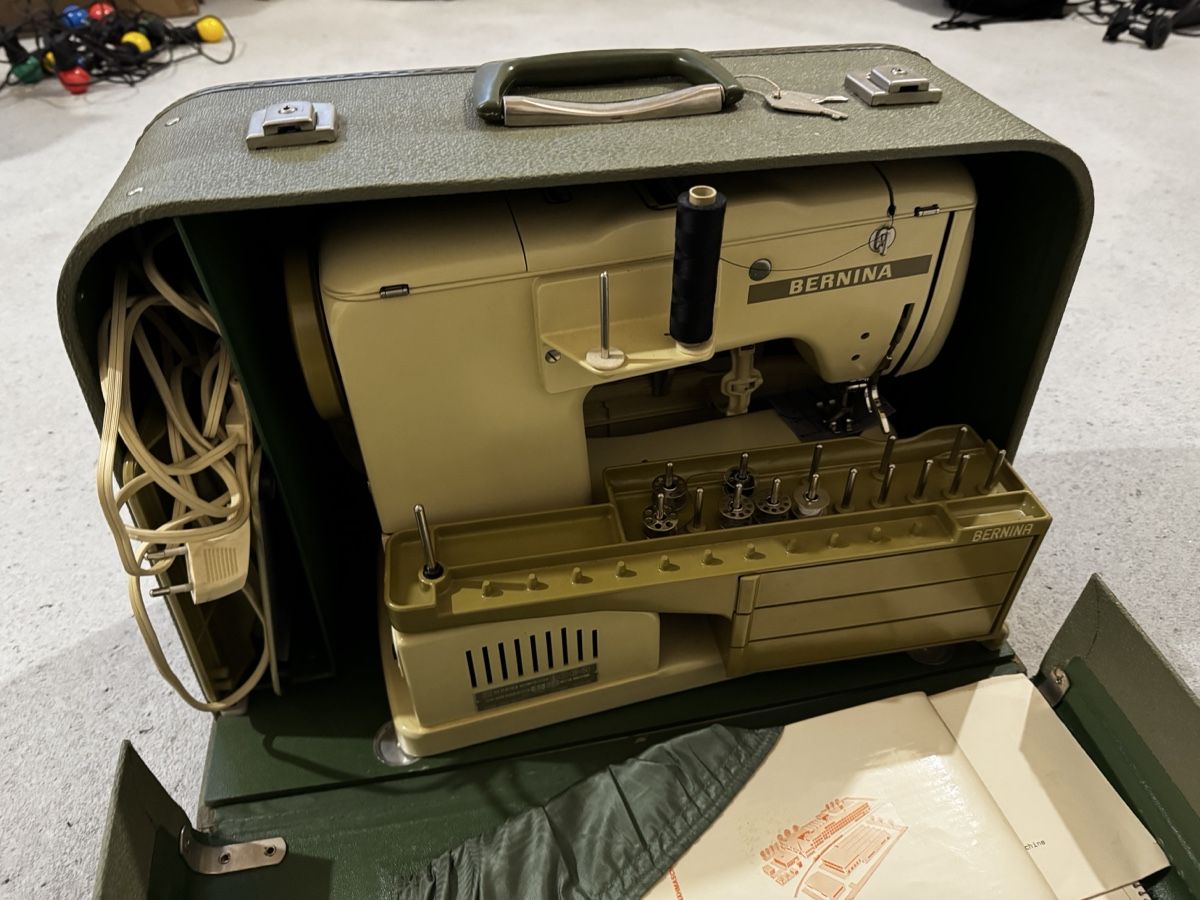 Bernina Nähmaschinen: Bernina Nähmaschine mit Koffer – Gebraucht aus Therwil von LukaroTrade