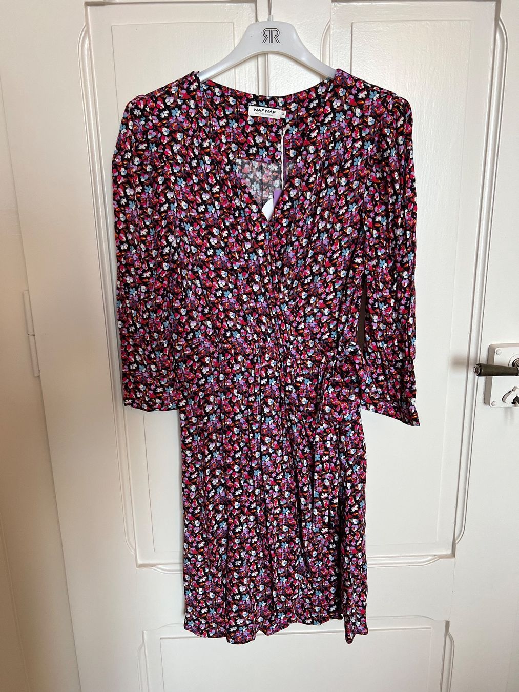Nafnaf Robes: Robe à fleurs Naf Naf – Neuf (Voir description) à Neuchâtel par Thesebootsaremadeforwalking