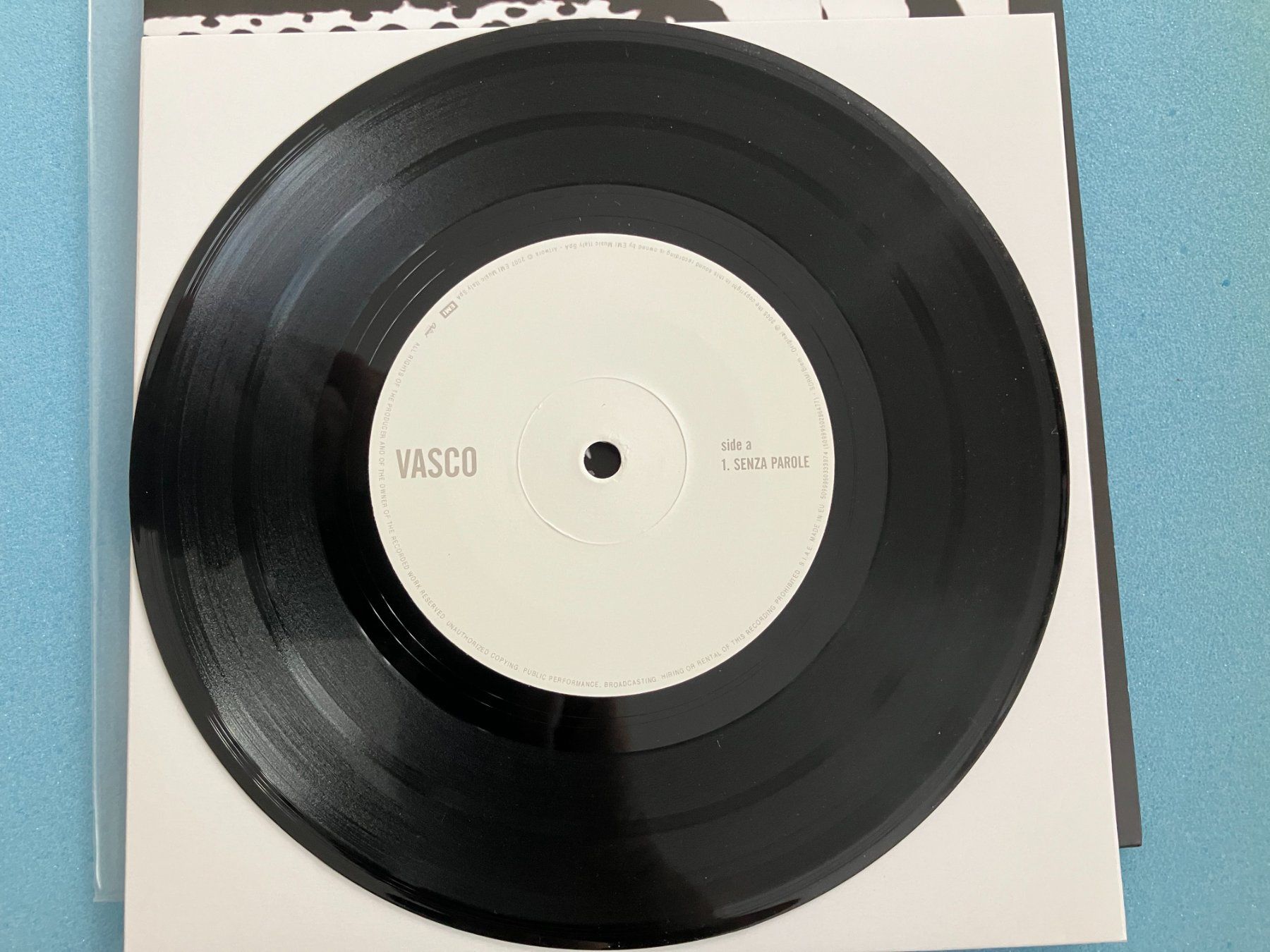Dischi in vinile: Vasco Rossi – Nuovo (secondo la descrizione) da Aarwangen venduto da Jukebox3 4