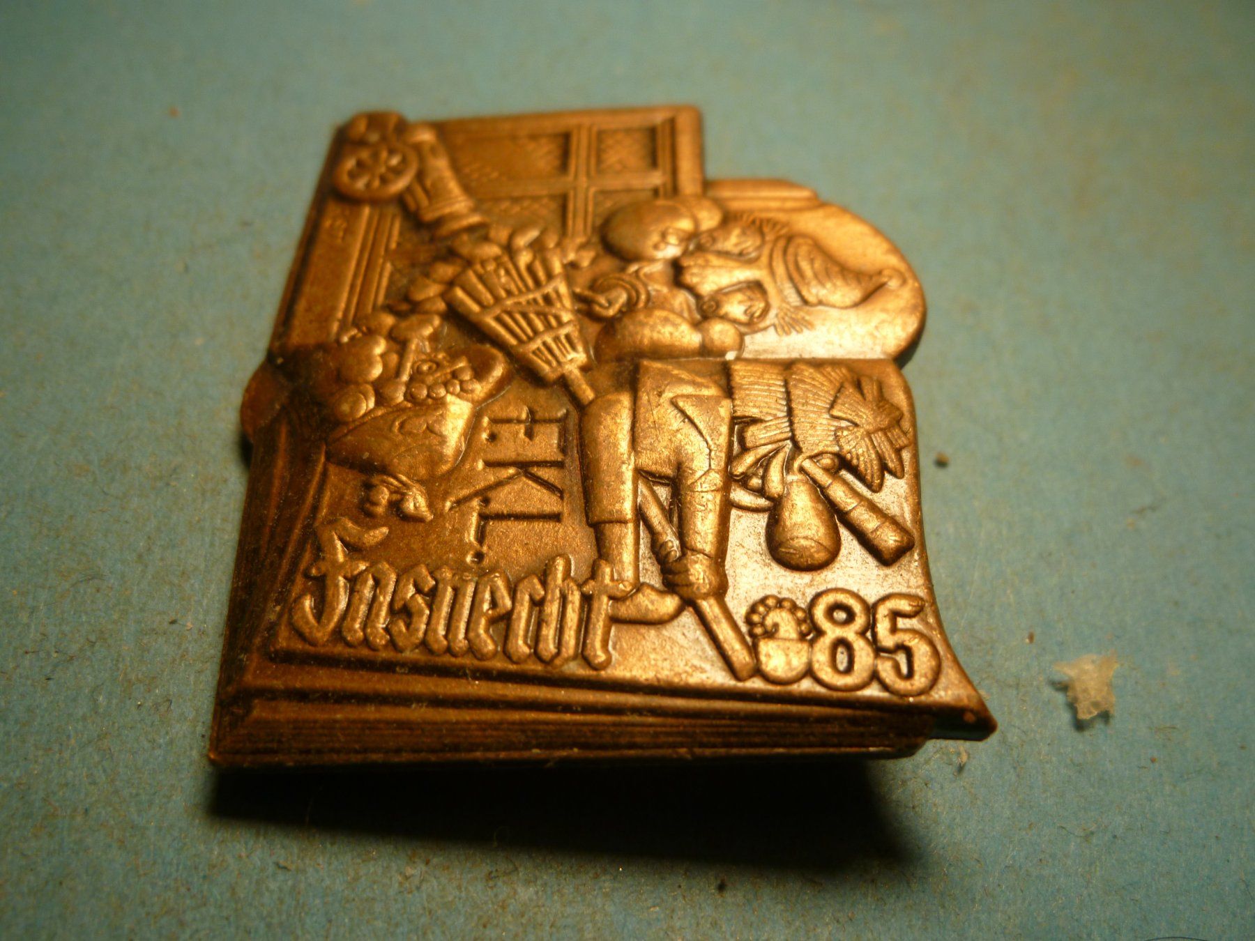 Plaquettes & Badges: LIESTAL 1985 BRONZE – D'occasion à Ried (Muotathal) par Mandarin02