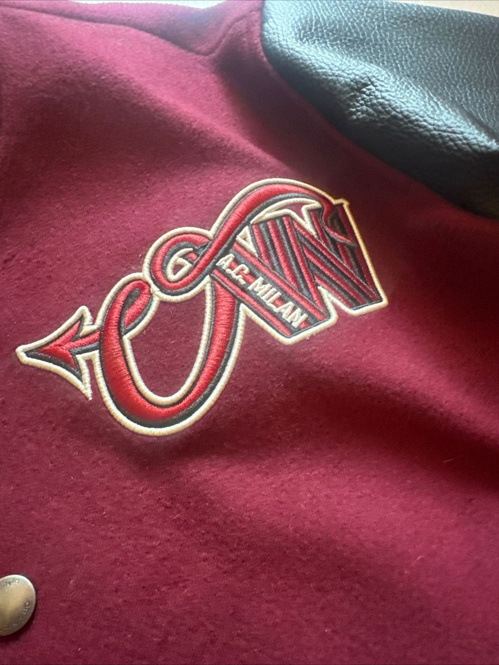 Giacche: Bomber Off White x AC Milan – Nuovo (secondo la descrizione) da Massagno venduto da cha_gkq7 3