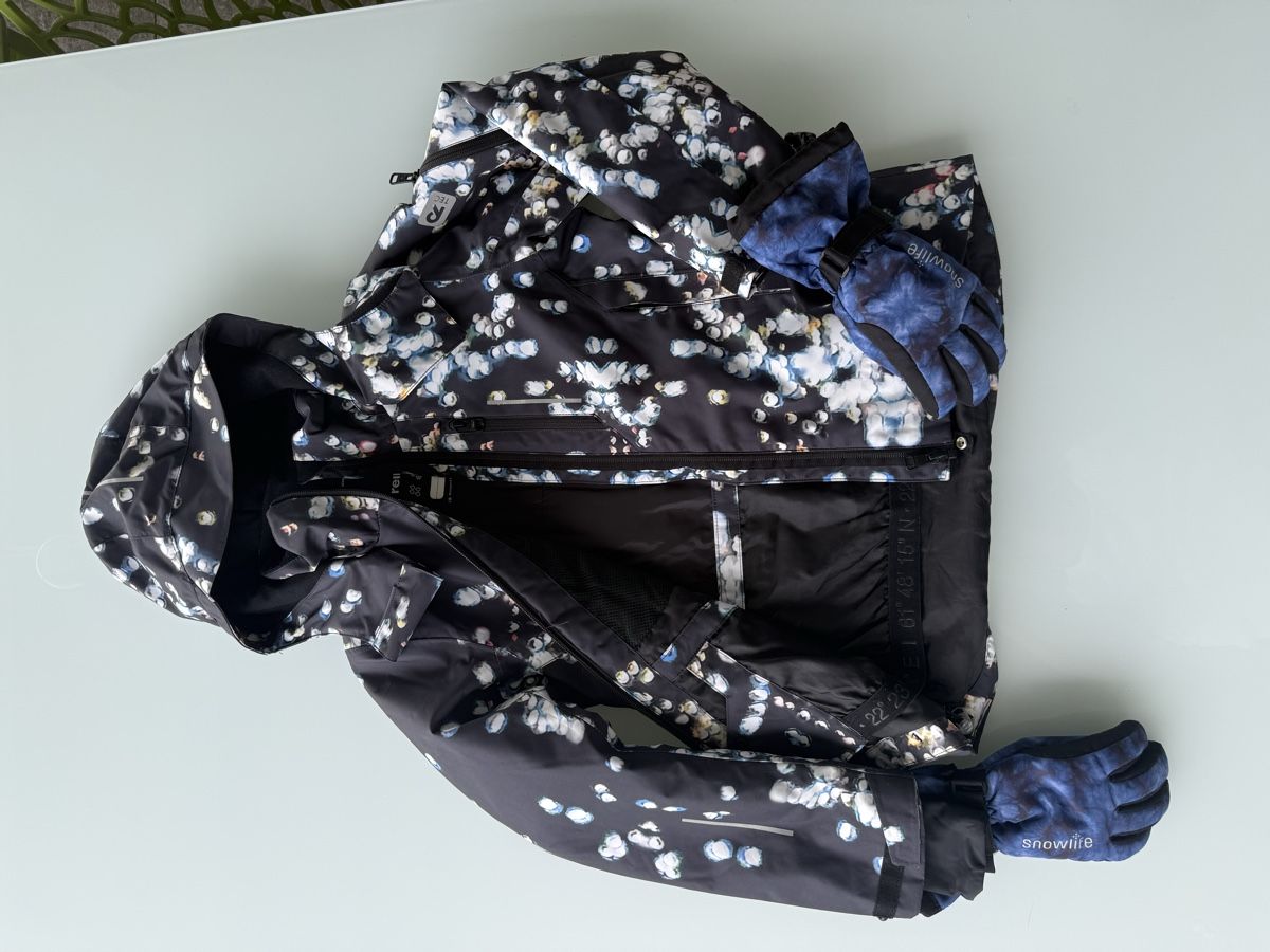 Reima Giacche: Reima Winterjacke Grösse 134 inkl. Handschuhe  – Usato da Egolzwil venduto da Odihan 2