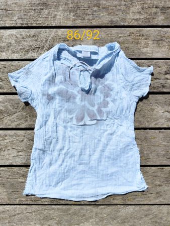 Gr. 86/92 Leichte blaues T-shirt mit Blume
