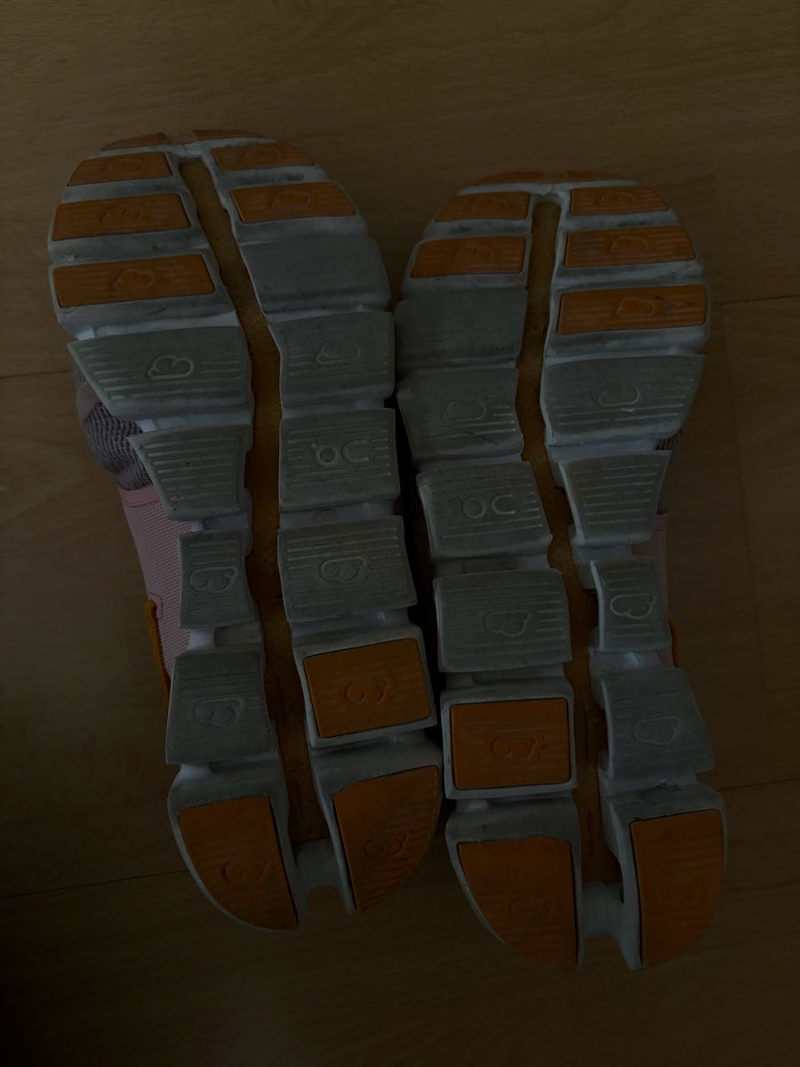 On Damenschuhe: ON Running Cloud Women Used Size 39 – Gebraucht aus Zürich von Vdiddy 2