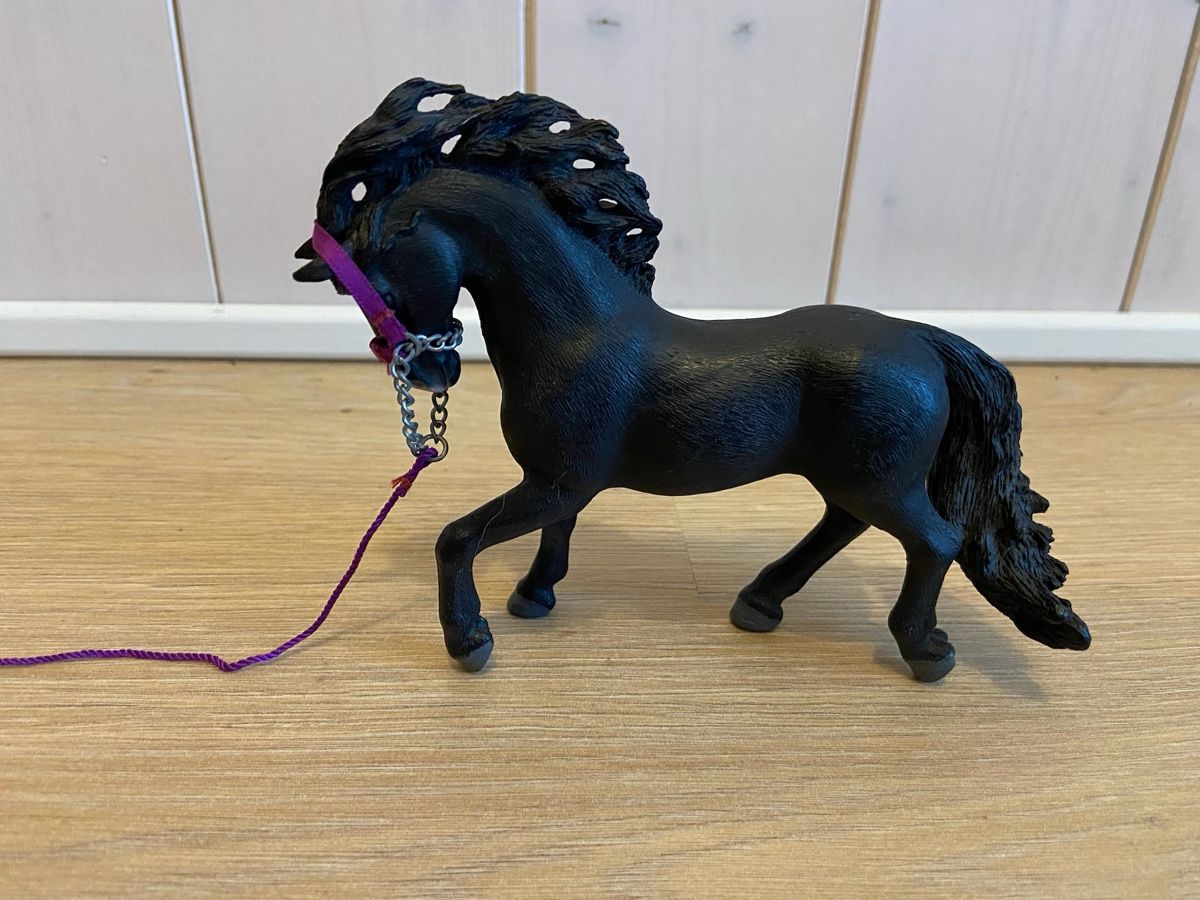 Schleich Jouets: Schleich Pferd mit Zubehör  – Neuf (Voir description) à Hausen am Albis par Hannavgr 1