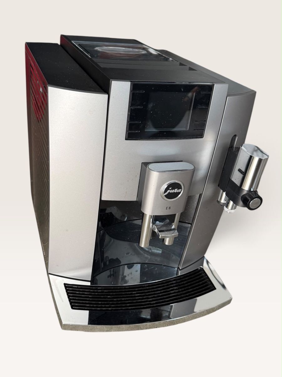 Jura Macchine per caffè & Macchine per espresso: JURA E8 Machine à café + accessoires et produits – Usato da Conthey venduto da inf_rt7m 1