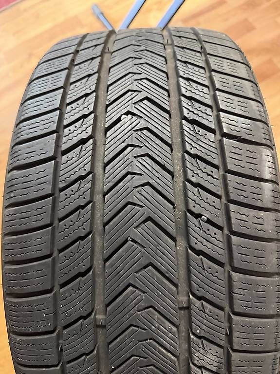 Pneumatici & Ruote complete: Winterreife Yokohama – Usato da Pfäffikon SZ venduto da Zule8808