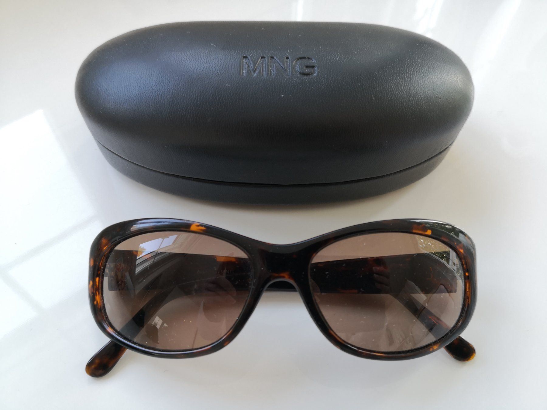 Mango Occhiali & Lenti: 🤩MANGO DIVA SONNENBRILLE & ETUI & D&G P. – Usato da Olten venduto da Naja-Twins-Twins