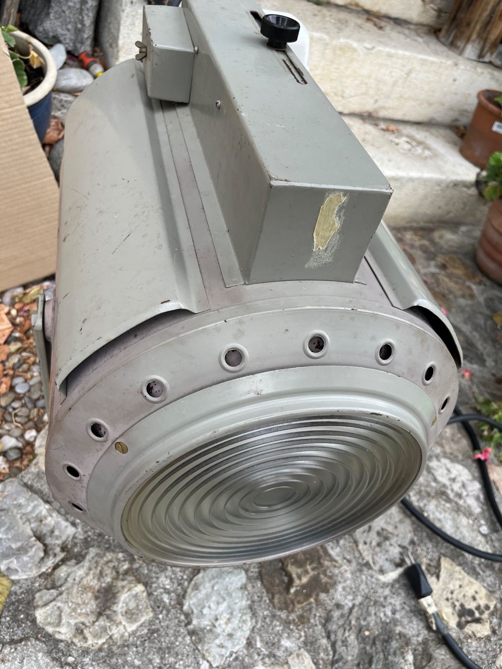 Schweizer Armee Lampade: Lampe / Grosser Militär Scheinwerfer inkl. Box – Usato da Muenchenstein venduto da linkerhandschuh