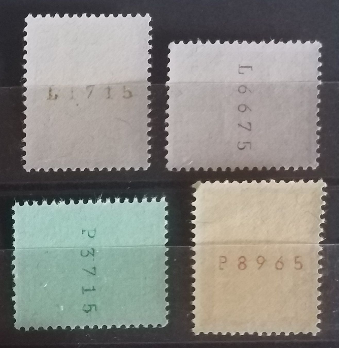 Tutti i francobolli: 3927B) 391RM-949RM, Rollenmarken postfrisch Kt. 52.- – Nuovo (secondo la descrizione) da Baden venduto da Eggi 1