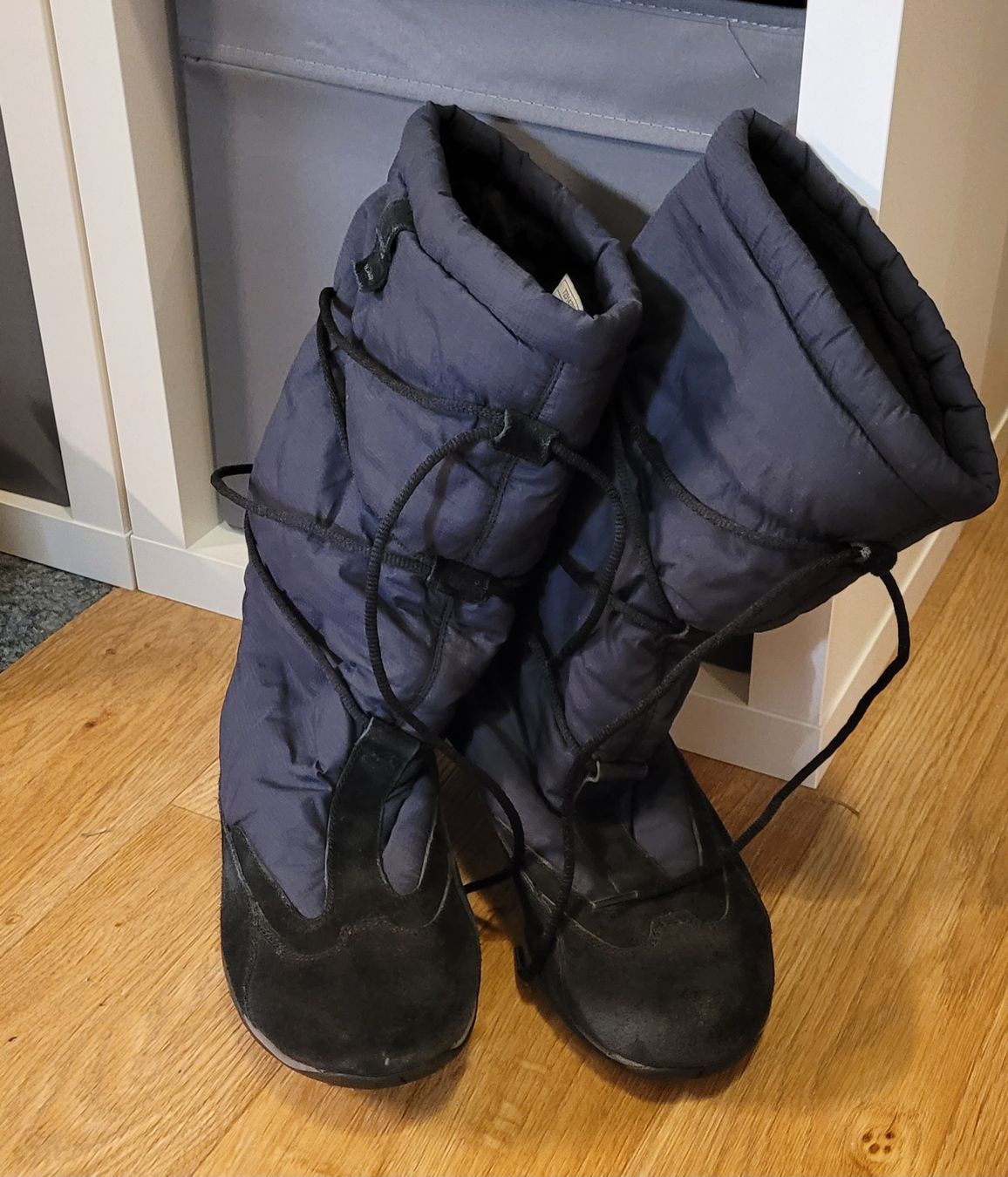 Scarpe da donna: schwarze Winterstiefel Gr. 41 – Usato da Zug venduto da dhs87 1
