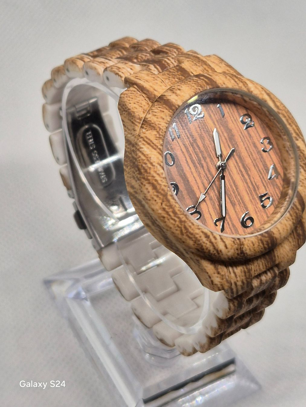 Orologi: Holzfarbene Kunststoff-Armbanduhr, einzigartiger Stil! – Nuovo (secondo la descrizione) da Losone venduto da bal_gfp6