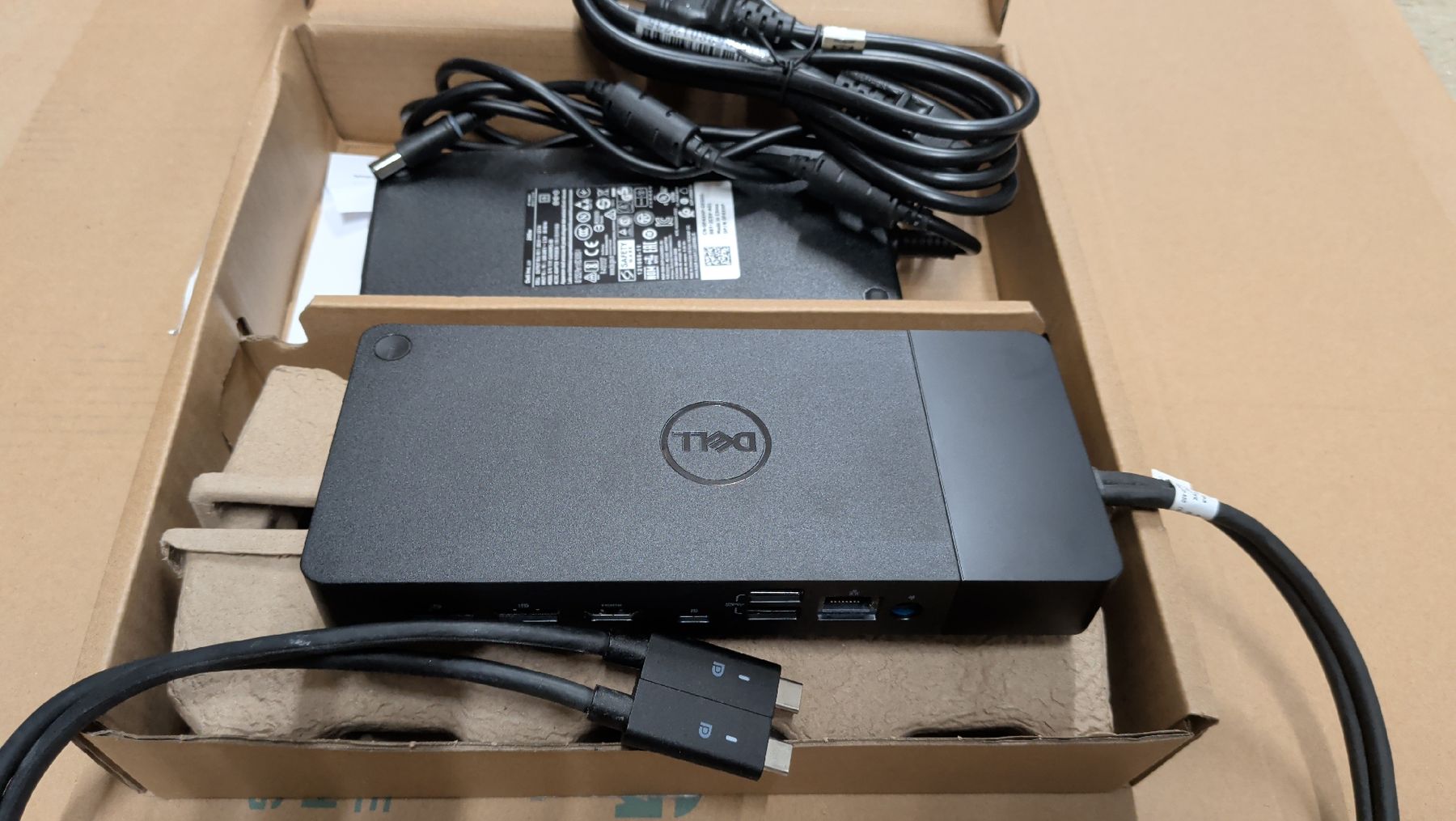 Dell Docking station: Dell Dockingstation WDC19DCS mit 240W Netzteil, neuwertig! – D'occasion à St. Niklausen LU par Sebastian-D
