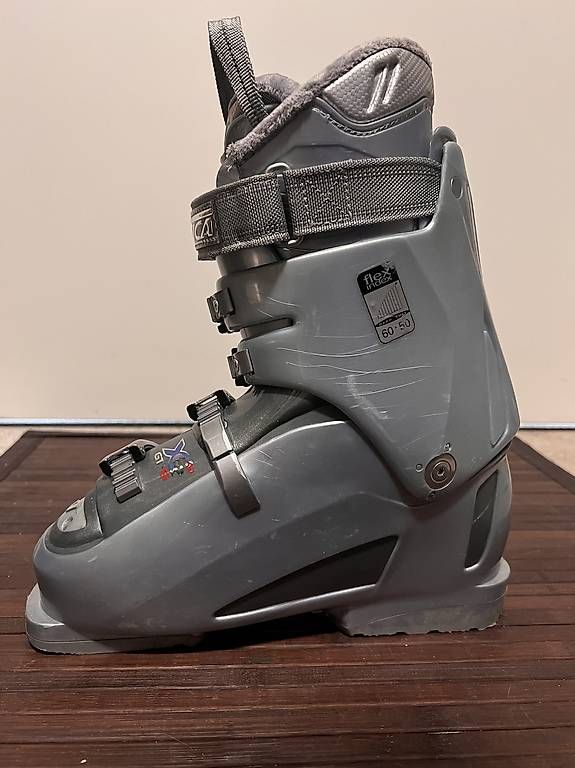 Nordica Scarpe da donna: Nordica Skischuhe – Usato da Bern venduto da JoVee 2