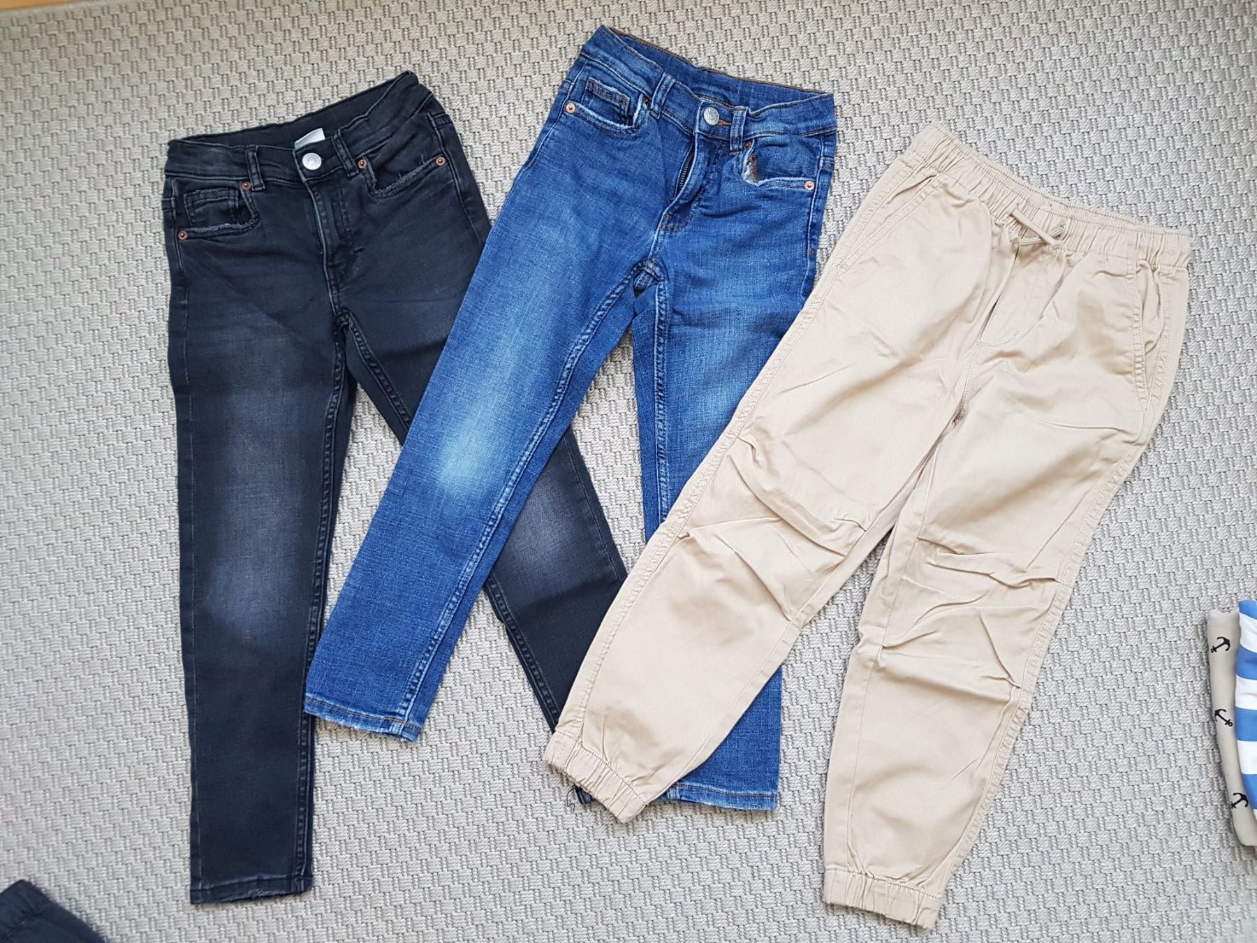 H&M Lotti & Set di vestiti: Kleiderpaket Jungen Grosse 122 – Usato da Münchenstein venduto da mt25 1