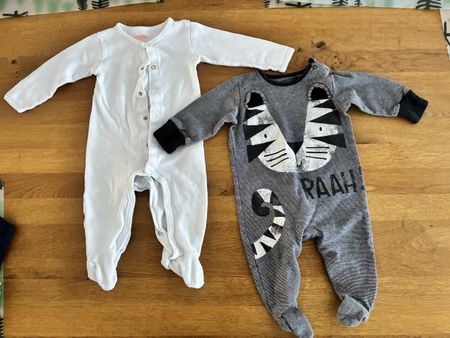 2er Pack Baby Strampler Pyjama, Gr. 62/68 Tiger & Weiss