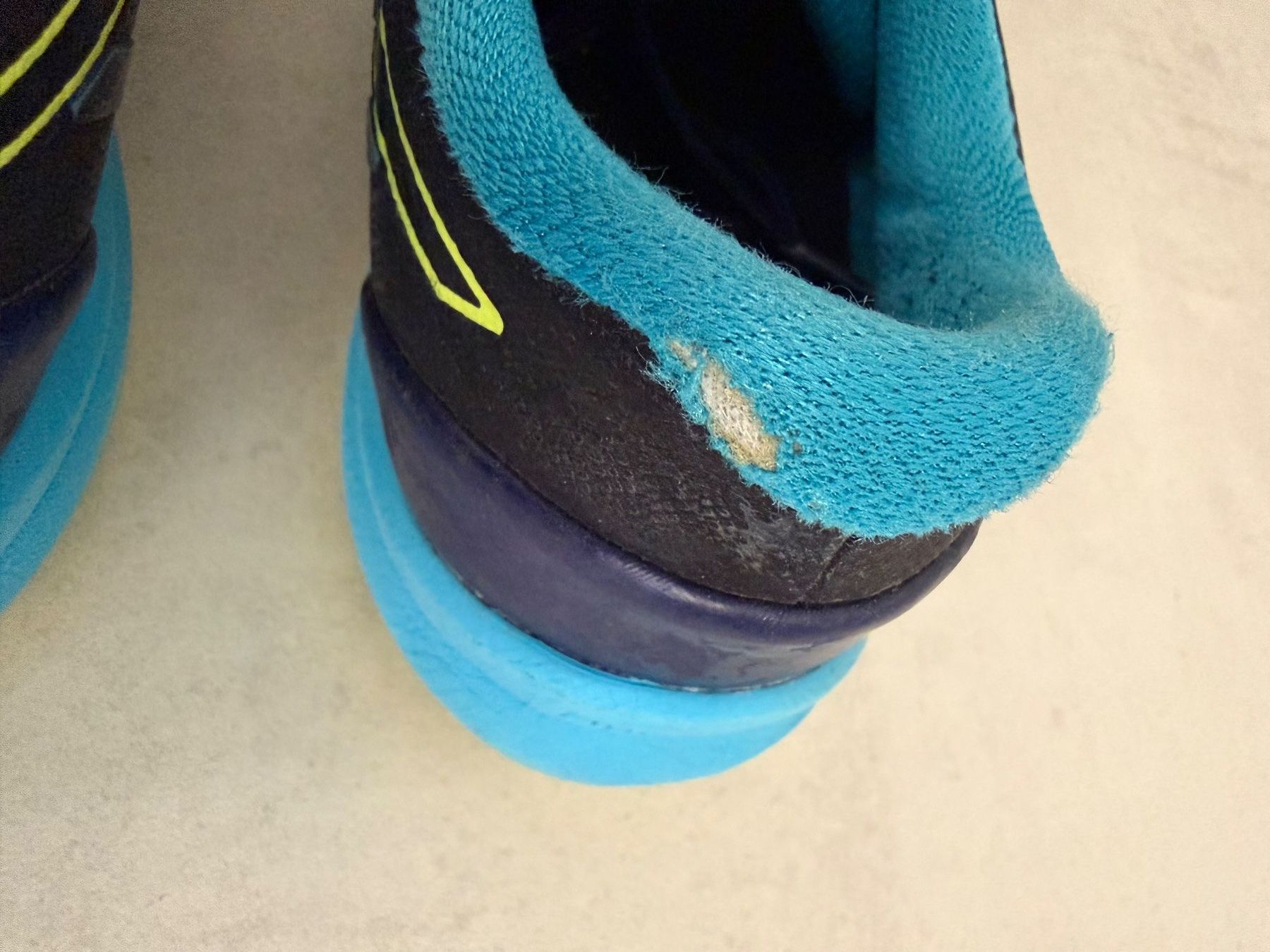 Asics Scarpe da uomo: ASICS Hallenschuhe BLAST FF Grösse 42 – Usato da Geroldswil venduto da Jeremy11 7