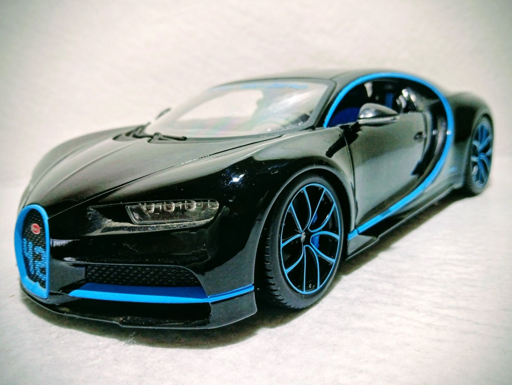 Bburago Modellautos: Bugatti Chiron – Neu (gemäss Beschreibung) aus Huttwil von Secondtrain
