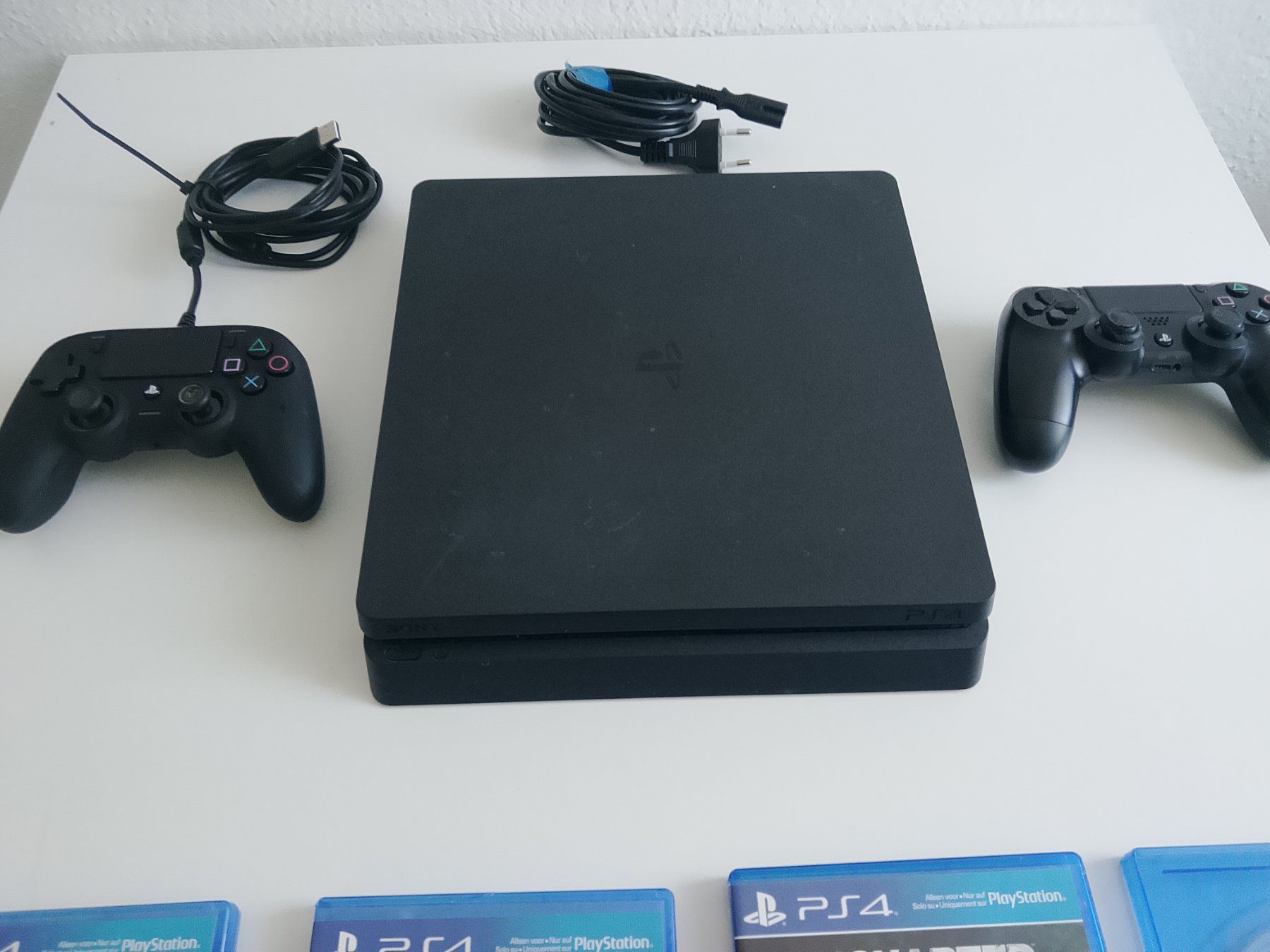 Sony Consoles: PS 4 mit Games und Controller – Neuf (Voir description) à Niederbipp par DeeJayEroo 2
