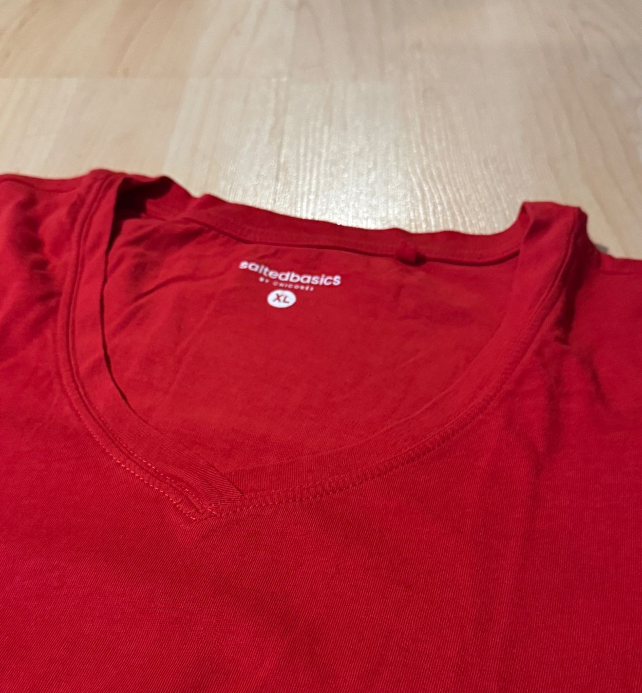 T-shirt: Damen Basic T-Shirt Rot – Usato da Seuzach venduto da Inspektor99 1