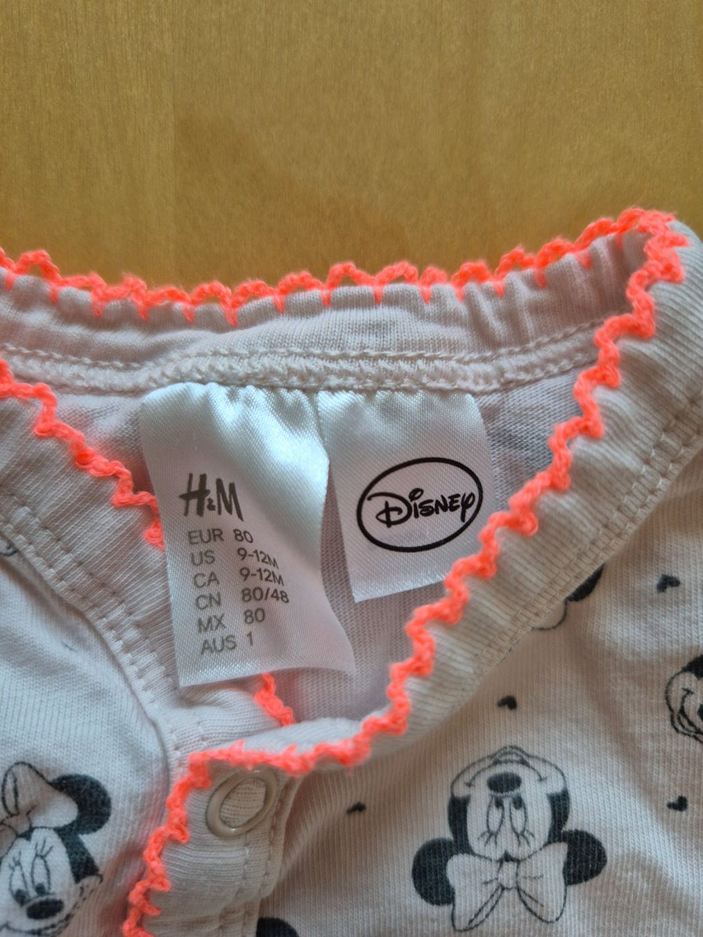 Tute: H&M Disney Strampler Daisy, Gr. 80, Versand möglich – Usato da Reinach AG venduto da scud-werfer17 1