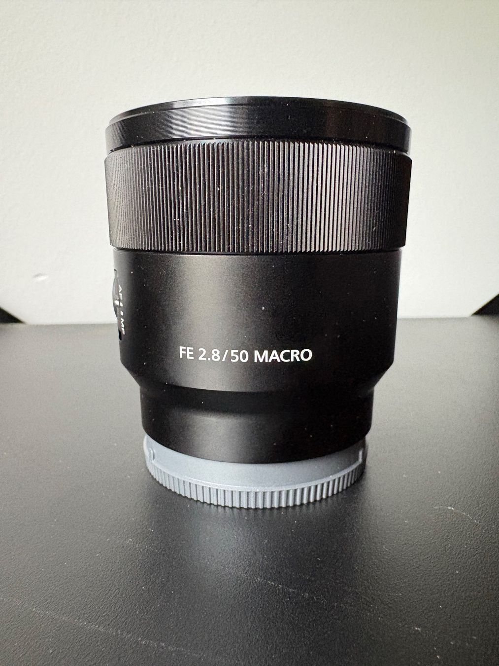 Sony Obiettivi: Sony FE 50mm f/2.8 Makro – Nuovo (secondo la descrizione) da Bern venduto da Balmii